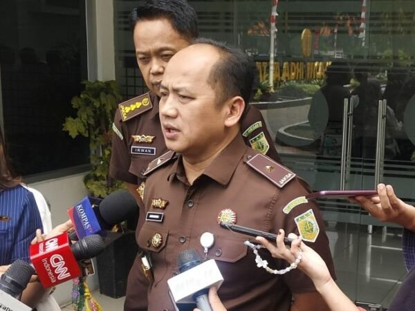 Kejagung Lengkapi Berkas Red Notice Riza Chalid dan Jurist Tan