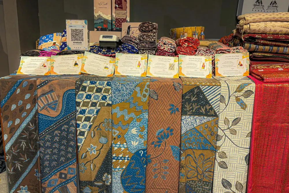 Saree Ulos & Batik Organik, UMKM Ramah Lingkungan Bawa Wastra Nusantara ke Dunia