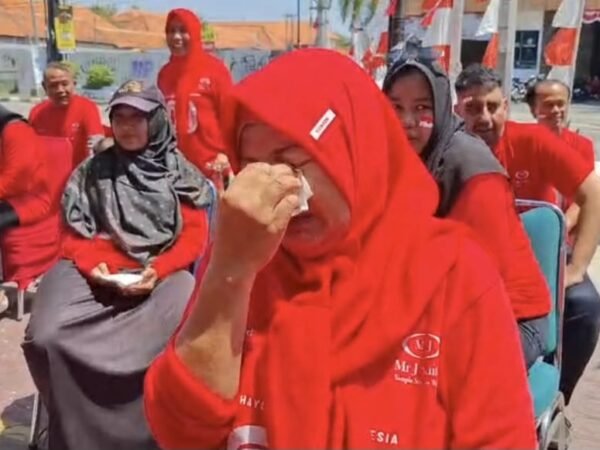 Efisiensi Anggaran, Pengusaha Sarung Tegal Gelar Lomba Menangis di HUT RI ke-80
