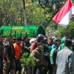 Kapolda Metro Jaya Hadiri Pemakaman Affan Kurniawan, Sampaikan Permintaan Maaf