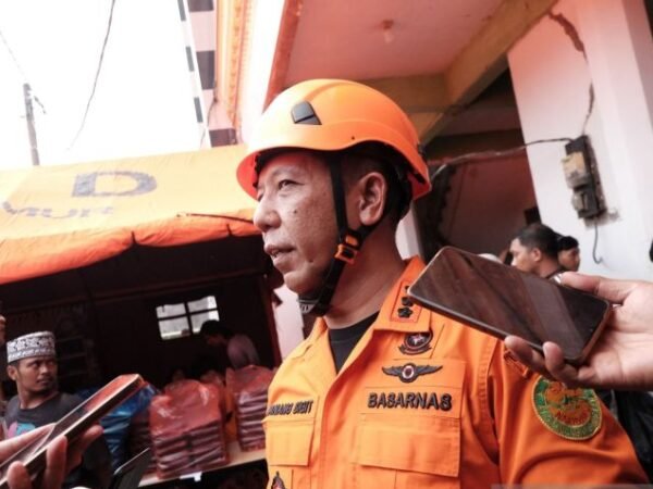 Evakuasi korban Ponpes buduran, Basarnas Perkirakan 38 Santri Al Khoziny Masih Terjebak Reruntuhan Mushalla Ambruk