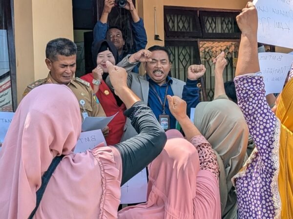 Nasabah Tuntut BMT Mitra Umat Kembalikan Dana Deposito Rp7,2 Miliar yang Macet di Pekalongan