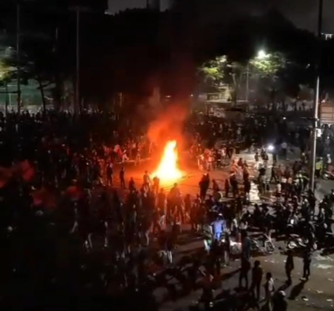 Lebih dari Sekadar 'Bubarkan DPR': Demokrasi yang Retak