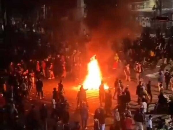 Api Politik Disulut Parlemen