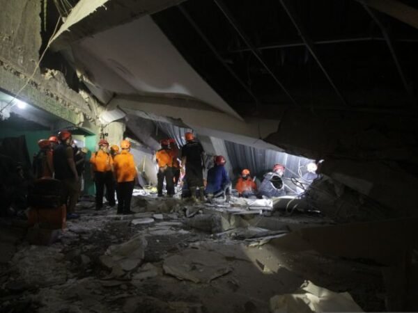 Update Korban Musala Ambruk di Ponpes Al Khoziny Sidoarjo: 88 Santri Luka, 1 Meninggal