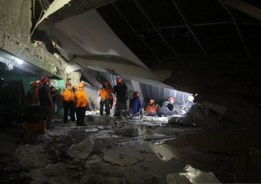 Pesantren Al-Khoziny Sidoarjo Ambruk saat Santri Shalat, Basarnas Kerahkan Tim SAR