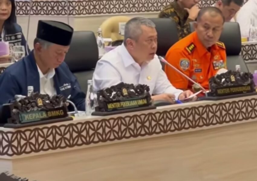 Menhub Dudy Serahkan Rencana Merger Garuda Indonesia-Pelita Air ke Pertamina