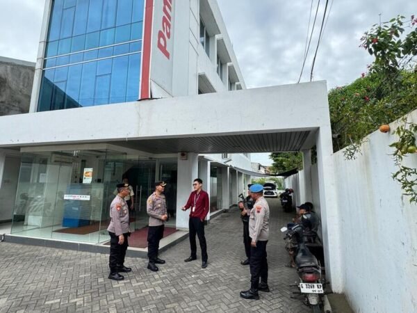 Polres Brebes Sidak Bank, Pastikan Keamanan dan Senjata Api Personel