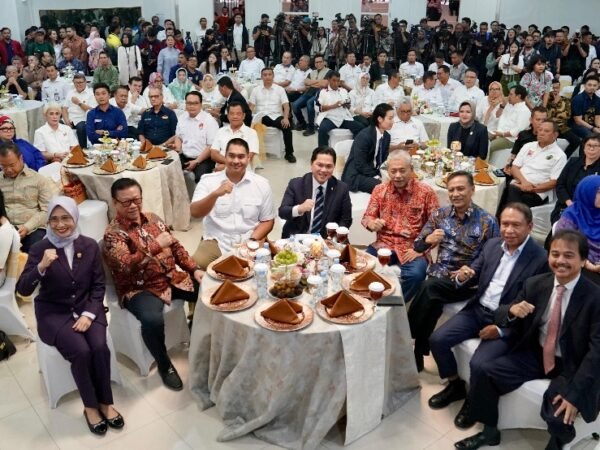 Guyonan Dito Ariotedjo di Sertijab Menpora, Sentil Ijazah Erick Thohir ke Roy Suryo
