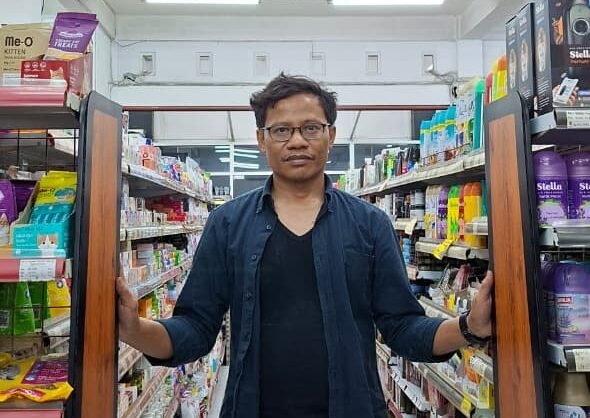 Suroto dan Boersa Kampus: Perjalanan 25 Tahun Penjaga Toko