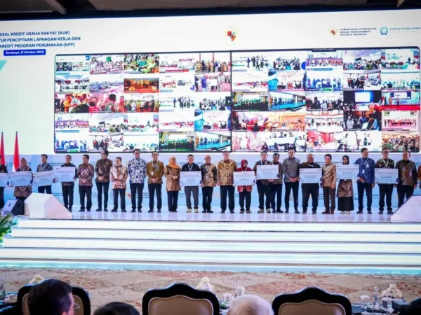 KUR 2025 Pecah Rekor, 800 Ribu Debitur Akad Massal Senilai Rp300 Triliun