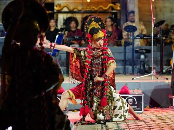 Festival Bahasa Tana 2025: Harmoni Tradisi dan Kreasi Kontemporer di Padepokan Kalisoga