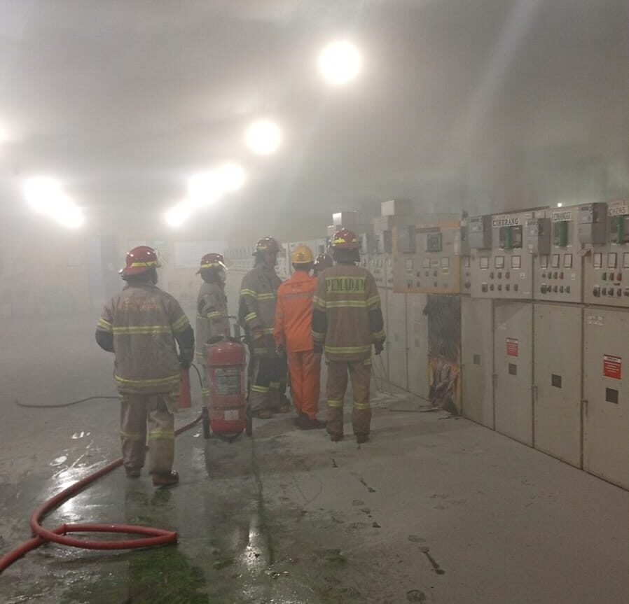 Gardu Induk PLN di Jatijajar Depok Terbakar, Tiga Kecamatan Gelap Gulita