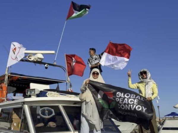 Israel Cegat Armada Global Sumud Flotilla: Greta Thunberg dan Mandla Mandela Ditahan di Laut Internasional