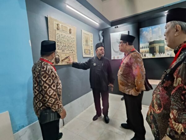 200 Karya dari 50 Negara: Pameran Kaligrafi Islam Internasional 2025 Gemparkan Kendari