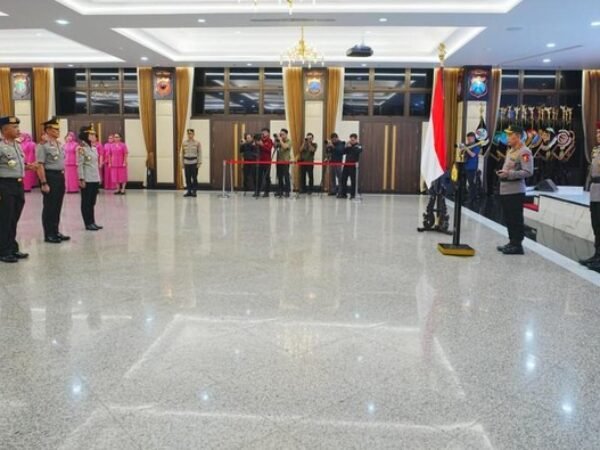 27 Pati Polri Naik Pangkat, Empat Jenderal Sandang Bintang Tiga