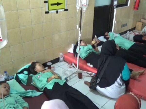 Menu MBG Kembali Telan Korban, Puluhan Siswa SMKN 1 Sine Ngawi Keracunan