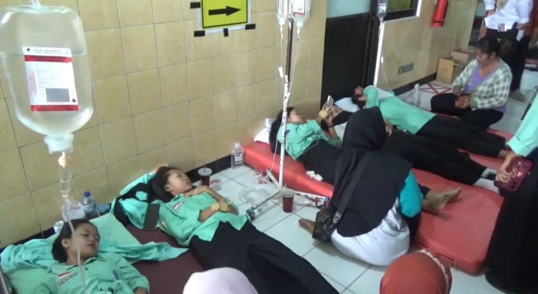 Menu MBG Kembali Telan Korban, Puluhan Siswa SMKN 1 Sine Ngawi Keracunan