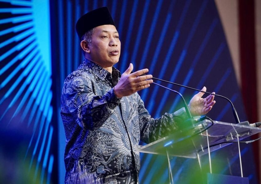 Menkop Ferry Bangun Ekonomi Rakyat dari Desa Lewat Koperasi Merah Putih