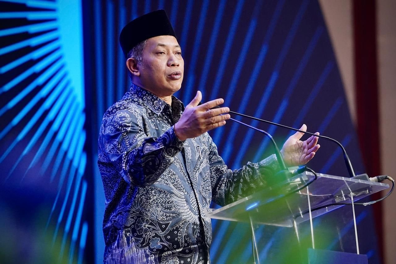 Menkop Ferry Bangun Ekonomi Rakyat dari Desa Lewat Koperasi Merah Putih