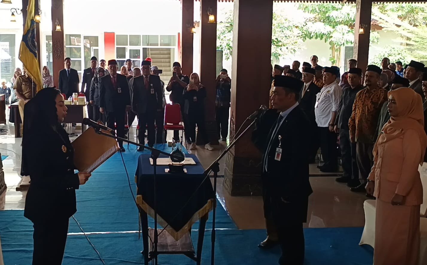 Bupati Brebes Paramitha Pecah Tradisi Lantik Sekda di Bumiayu