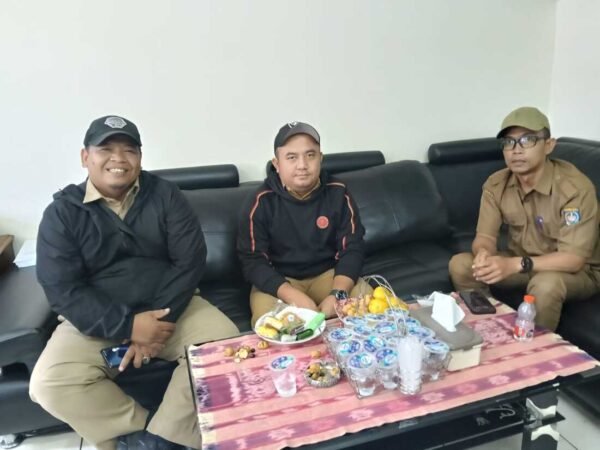 Dinas PUPR Depok Angkut 5 Ton Sampah di Kali Cipinang, Imbau Warga Tak Buang Sampah ke Sungai