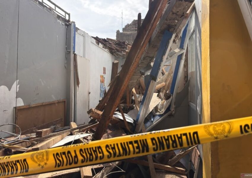 Ruang Kelas SMP 1 Pasundan Bandung Ambruk, 6 Siswa Terluka