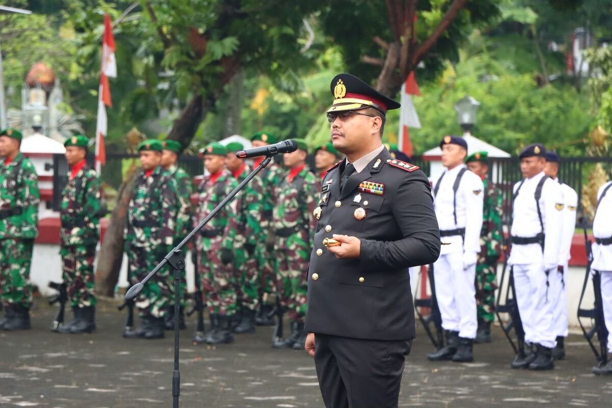 Teladani Pahlawan, Pemkab Brebes Gelar Upacara dan Ziarah ke TMP Kusuma Tama