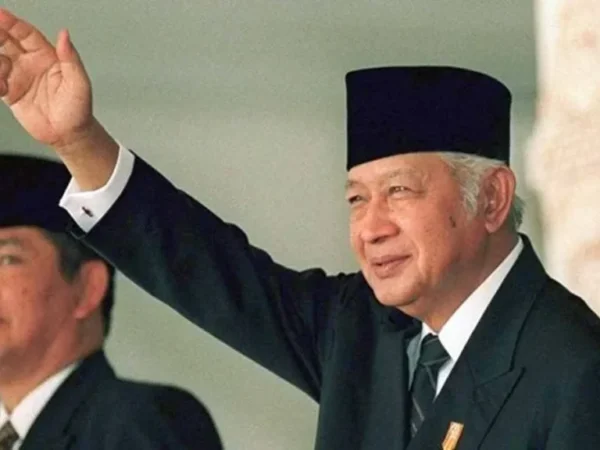 Soeharto: Dari Bayang Orde Baru ke Daftar Pahlawan Nasional