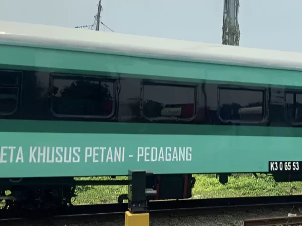 KAI Luncurkan Kereta Khusus Pedagang dan Petani di Rute Merak–Rangkasbitung